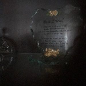 Meet your Posher, Awa